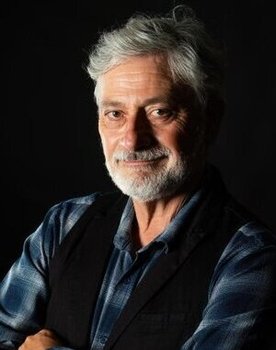 Pascal Fonta as Touriste Tour Eiffel