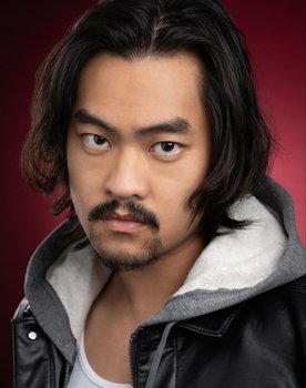 Paul Vang as Oscar Li