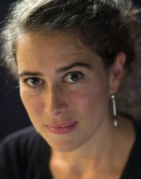 Emma Fariñas as Anna