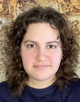 Odeya Leikin as Betsy Ellen Andersen