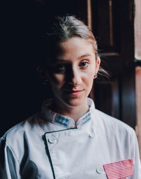 Jaqueline Romero as Victoria