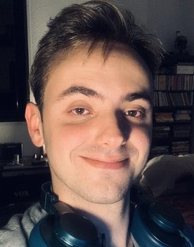 Alejandro Lorente as El Caballero