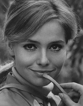 Eva Renzi