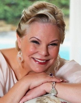 Cristina Caras Lindas