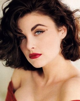 Sherilyn Fenn as Madame Alla Nazimova