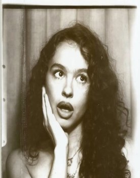 Enya Umanzor as Josie