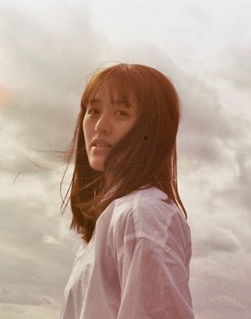 Hiroko Niu as Nene (Older sister)