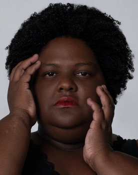 Gleide Firmino as Marieta