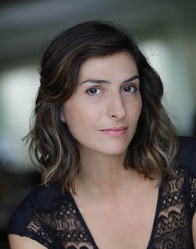 Géraldine Loup as 