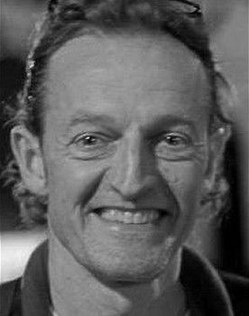 Hans Møller as (voice)