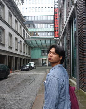 Jakkrapan Sriwichai as Man