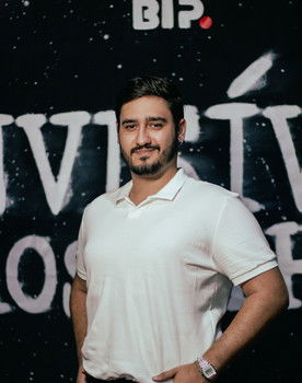 Vítor Neves as Marcos Pontes