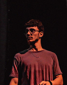 Guilherme Lima as Lucas