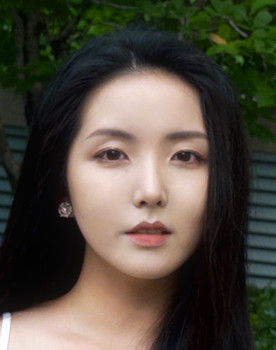 Yin Yue as Ai Lingling