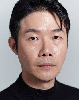 Park Jun-sang as 박준상