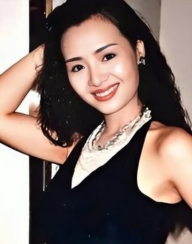 Amy Yip Chi-Mei as Ling