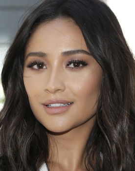 Shay Mitchell as Vanessa