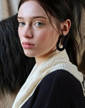 Niamh McCormack as Poppy