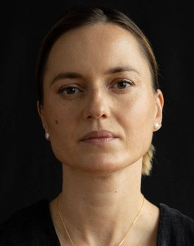 Rebeka Poláková as Marta