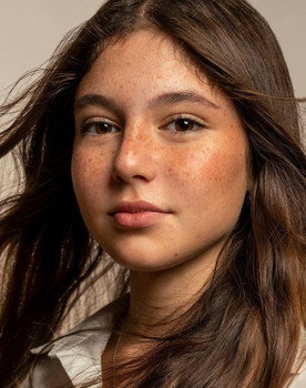Ayşegül Kopartan as Filiz
