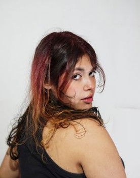 Jhulia Evelyn as Maria