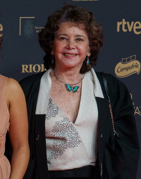 Sol Carballo as Woman
