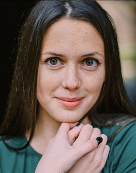 Evie Cameron as Reese