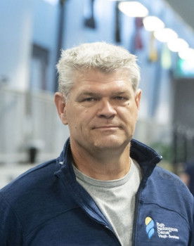 Agne Bergwall as Self - Tränare