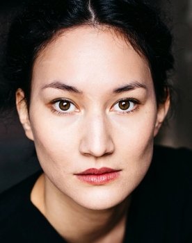 Agnes Kiyomi Decker as