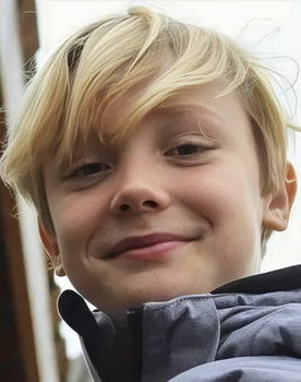 Sofus Søndergaard Mikkelsen as Adam