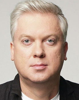 Sergey Svetlakov as Tolya