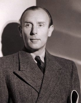 Gus McNaughton as Veterinarian