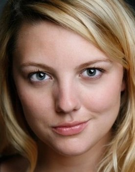 Sydney Stevenson as Anna