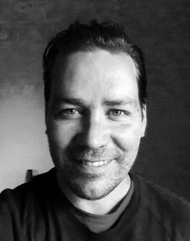 Andrew Vickers as Vick