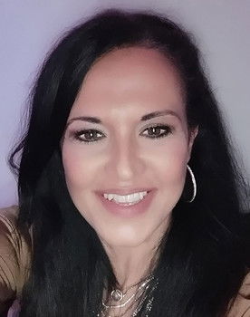 Eleftheria Kampouroglou as 