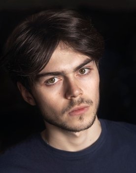 Maxime Chaelis as Victor Demarsan 20 ans