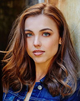 Tori Bailey as Young Suzie