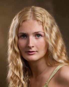Robyn Dilnot as Pip