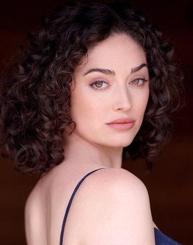 Alyx Melone as Ashley