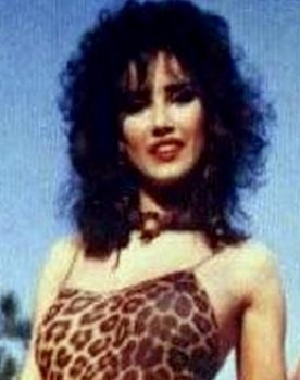Nana Veneti as Rita