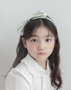 Lee So-yoon as Young Mi-sol
