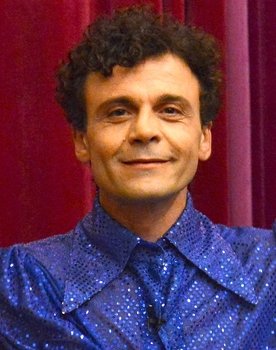 Alexandros Xomatianos as Άλεξ