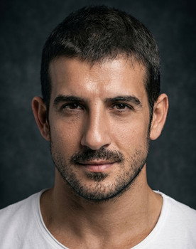 Paşhan Yılmazel as Metin