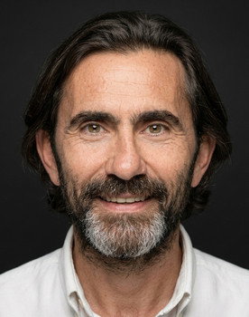 Peker Açıkalın as Ali Cengiz Kayaoğlu