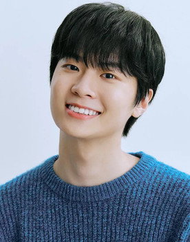 Yang Jun-mo as Lee Jun