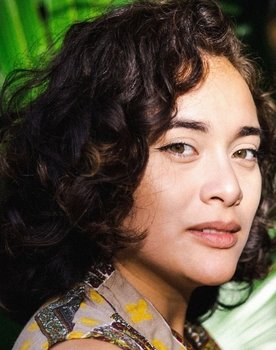 Isadora Lis as Voz de amiga de Zoé