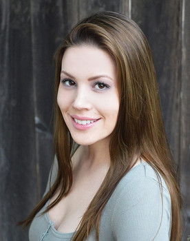 Hannah Race as Steph