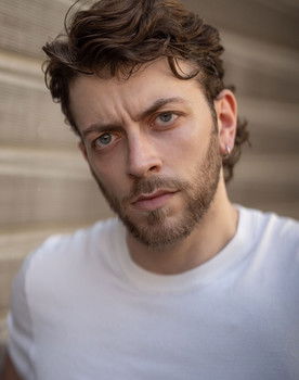 Gianmaria Capece as Federico