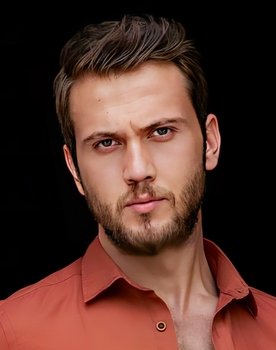 Aras Bulut İynemli as İhsan