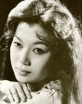 Kim Cương as Nhài